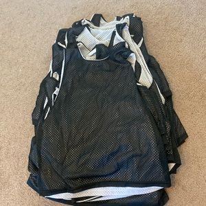 35 reversible pinnies.